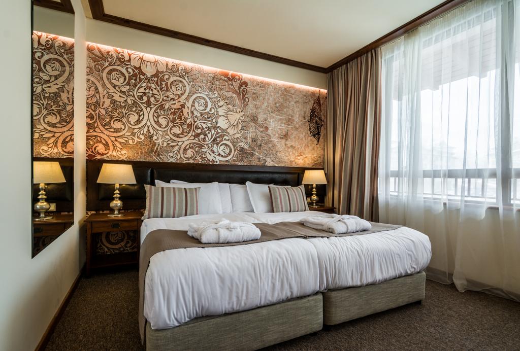 PLATINUM HOTEL & CASINO