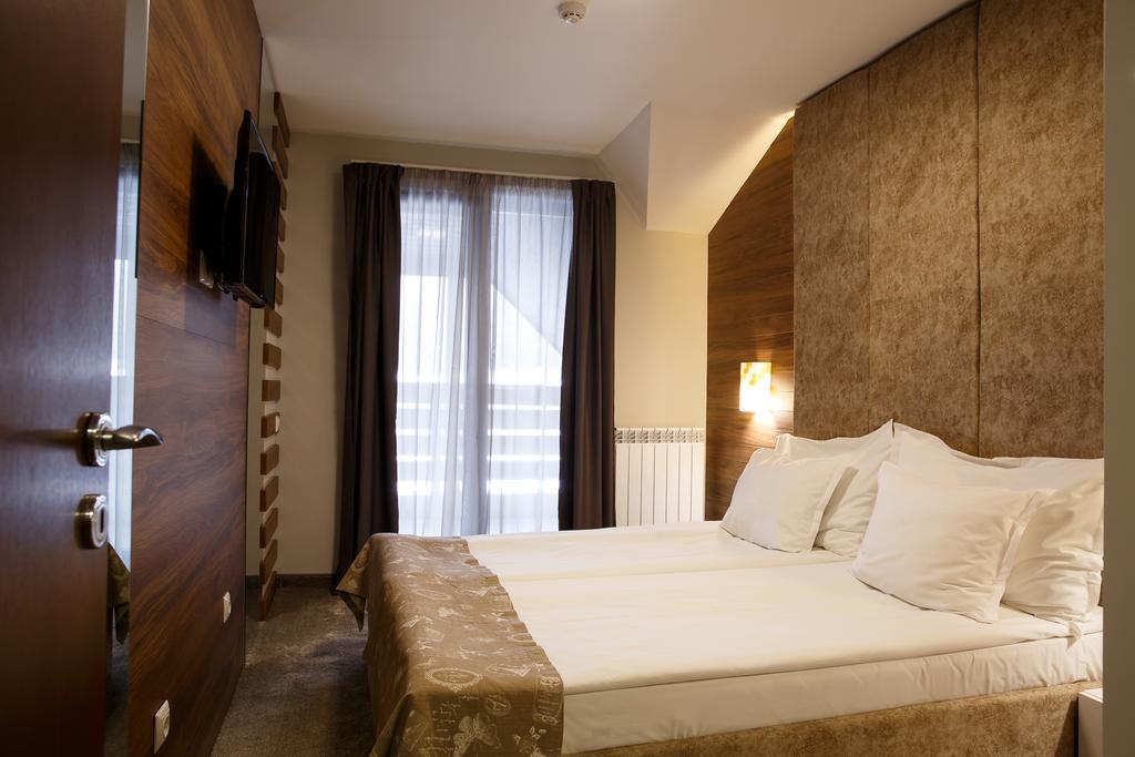 HOTEL CASA KARINA