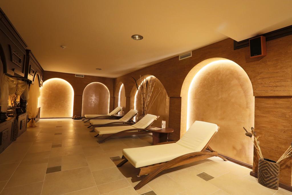 ROYAL PARK & SPA HOTEL