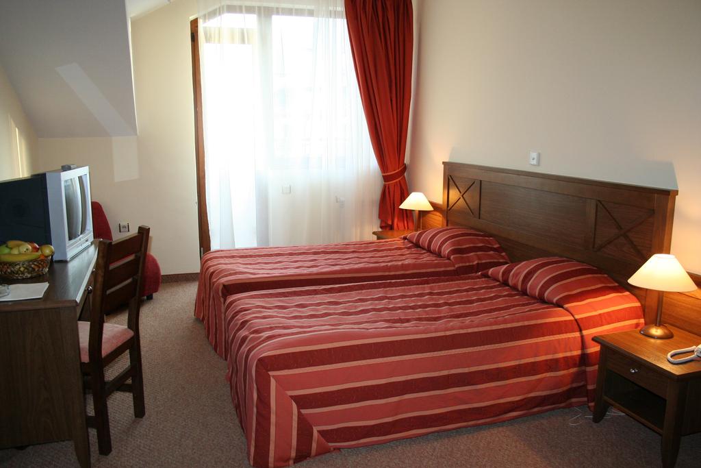 HOTEL EVELINA PALACE