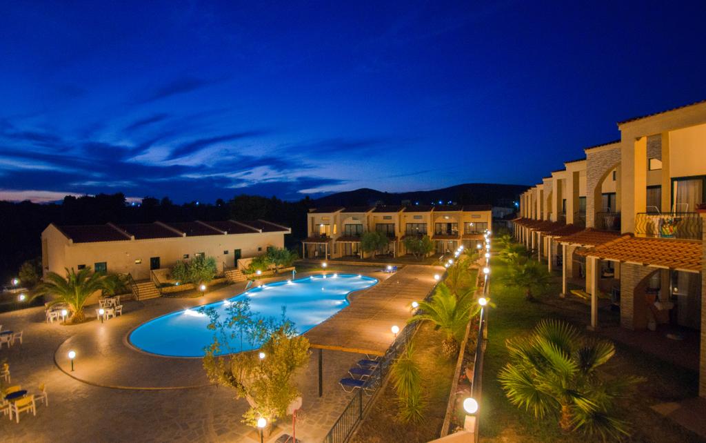 VILLAGE MARE