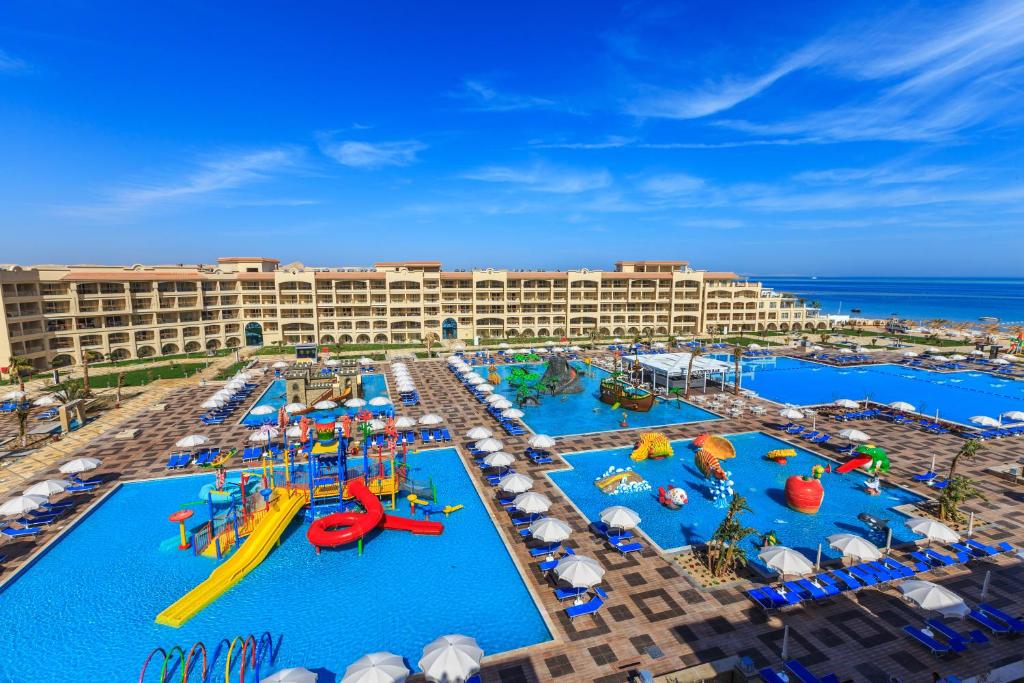 Albatros White Beach – By Pickalbatros