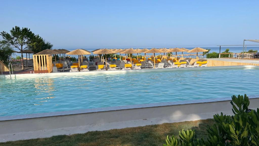 Ninos Grand Hotel & Resort