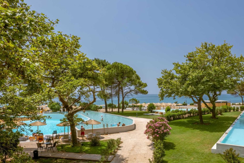 Ninos Grand Hotel & Resort